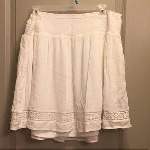 NWT Old Navy White Flowy Skirt