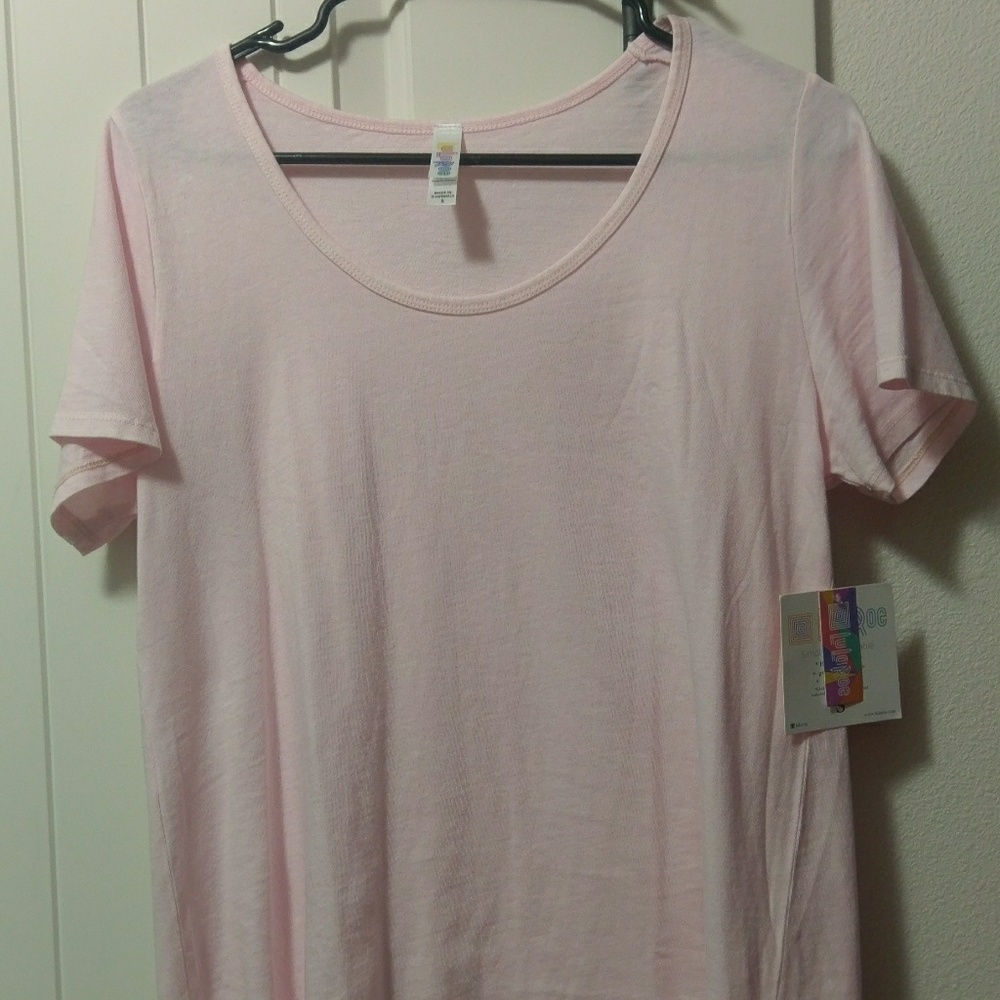 Lularoe Small classic tee, pale pink.