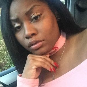 Meet your Posher, Aveona