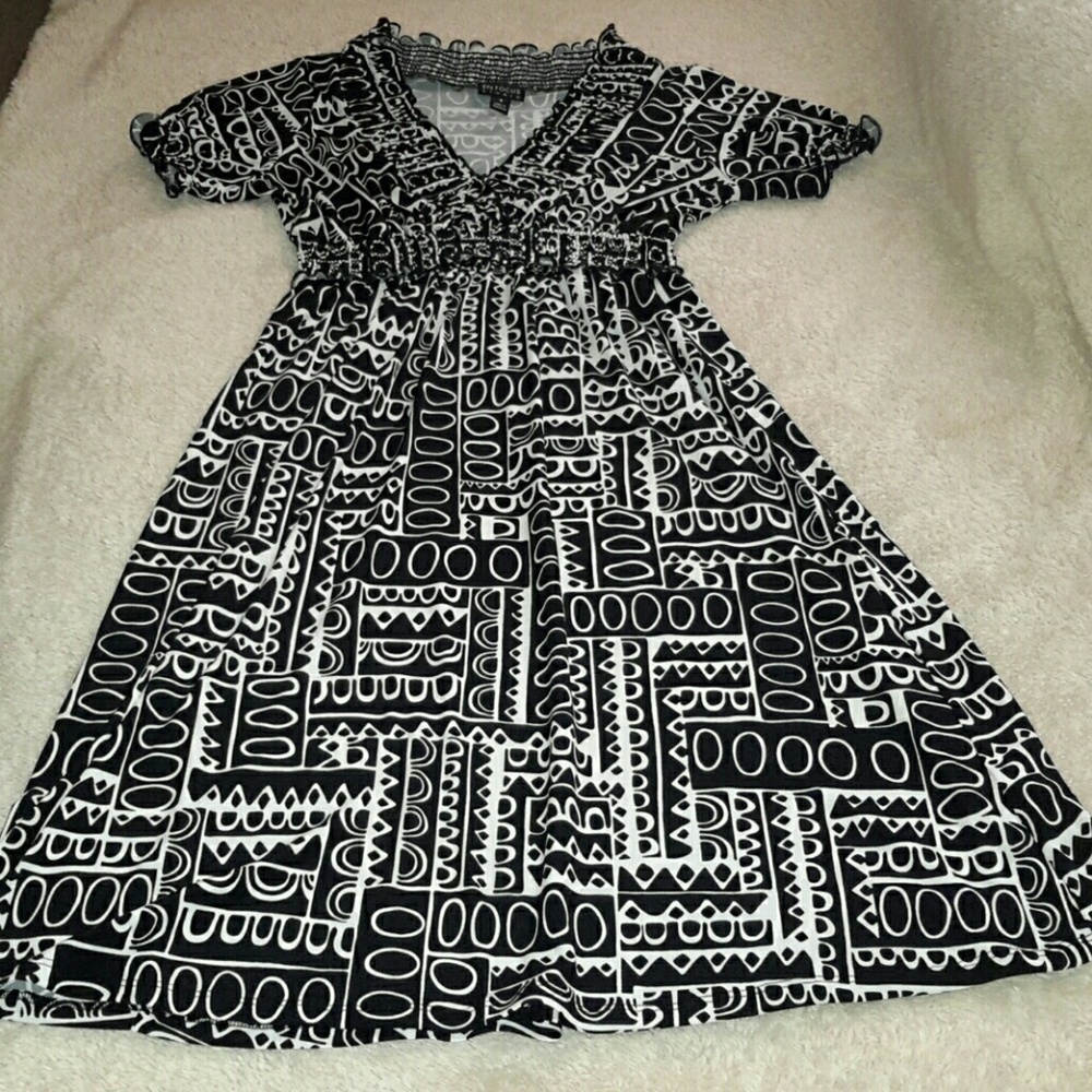 EN FOCOS STUDIO DRESS - Picture 3 of 4