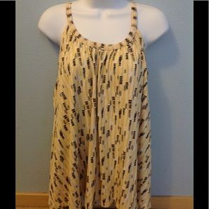 Adorable flowy printed tank