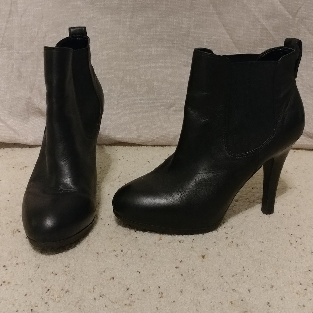Leather Jessica Simpson black booties
