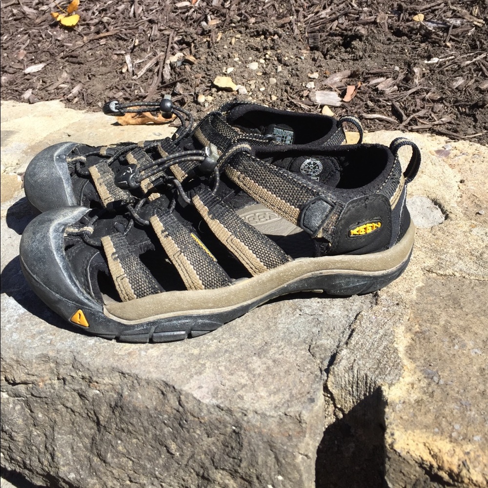 Kids Keen water shoes