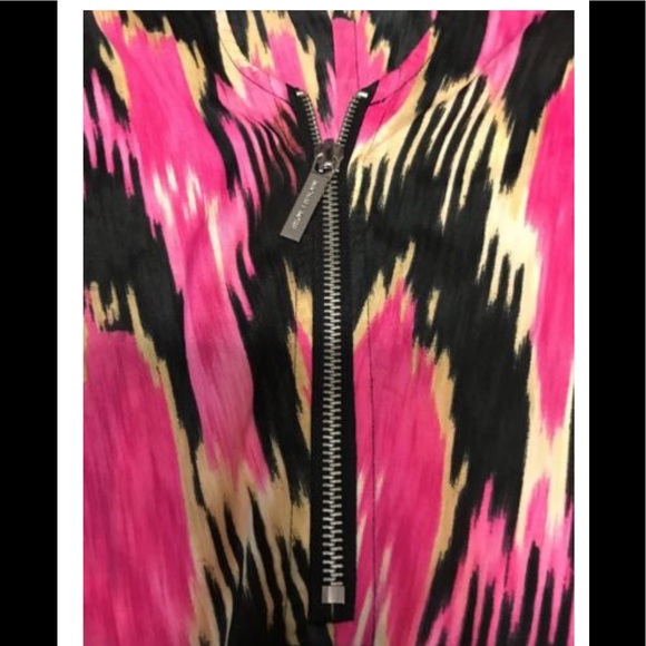 Michael Kors Sleeveless top⭐️ - Picture 6 of 8