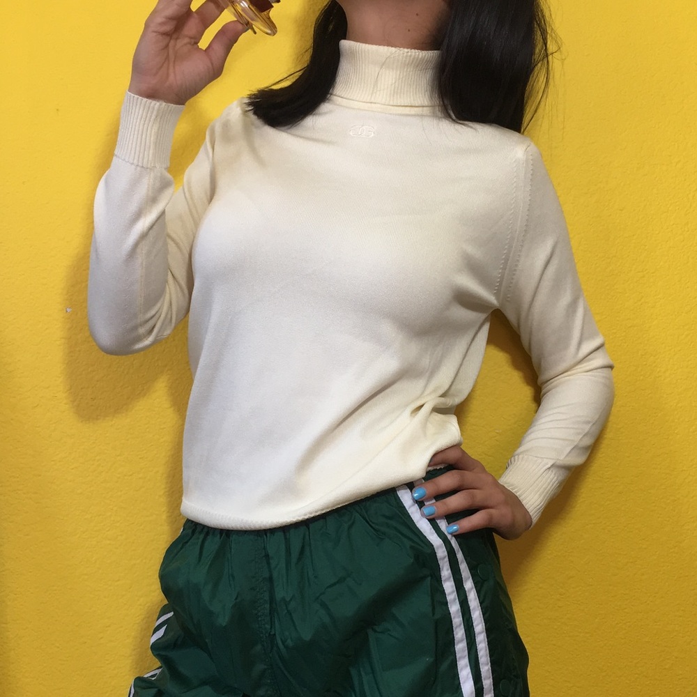 GIVENCHY SPORT TURTLE NECK 🚨🚨🚨🚨🚨🚨🚨