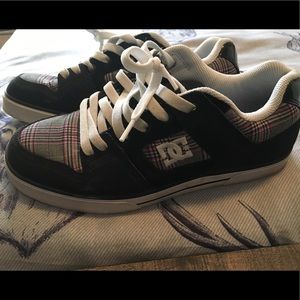 DC Sneakers
