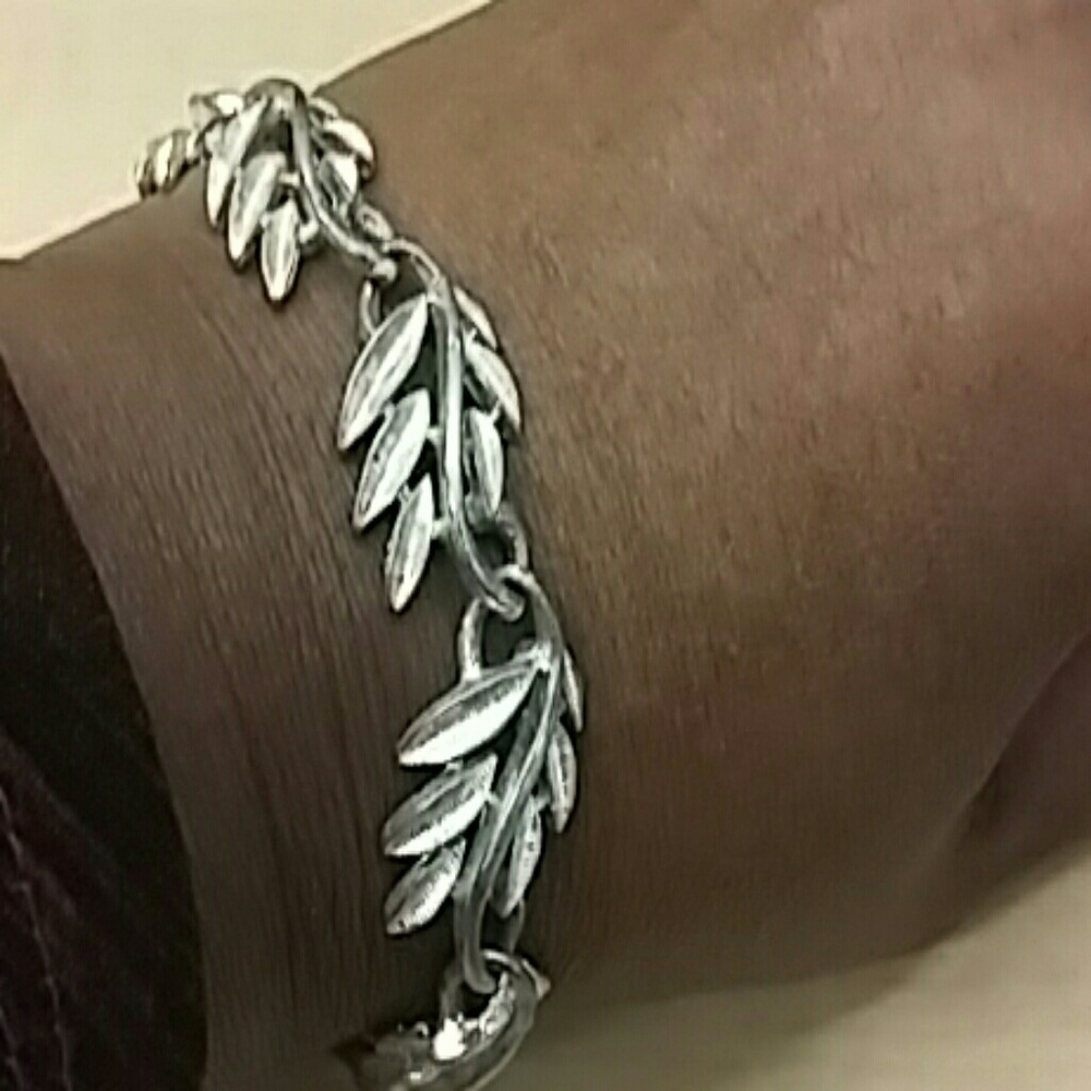 💍💍💍3/$25 Vintage Napier silver plated bracelet