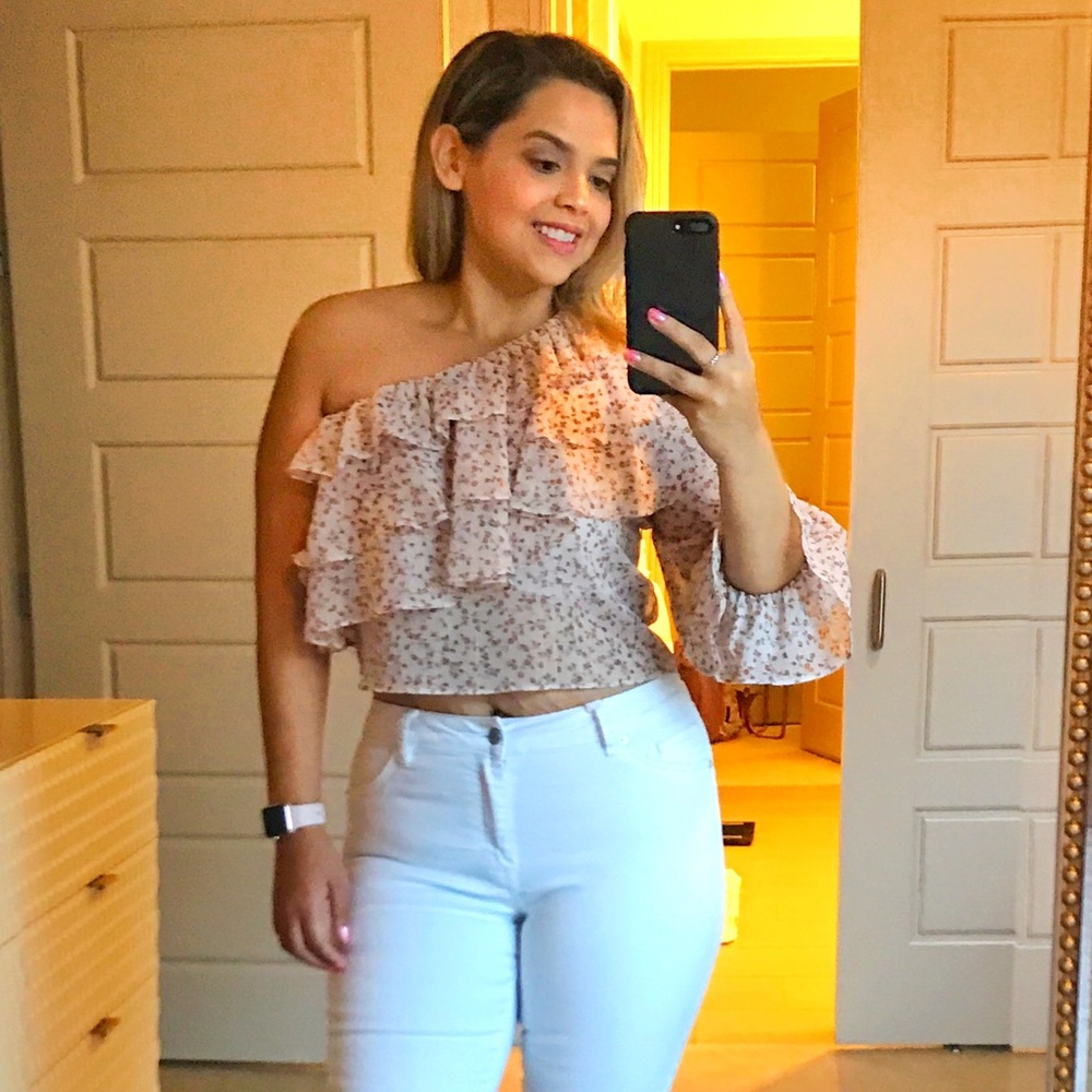 One Shoulder Sleeve Crop Size L Zara!
