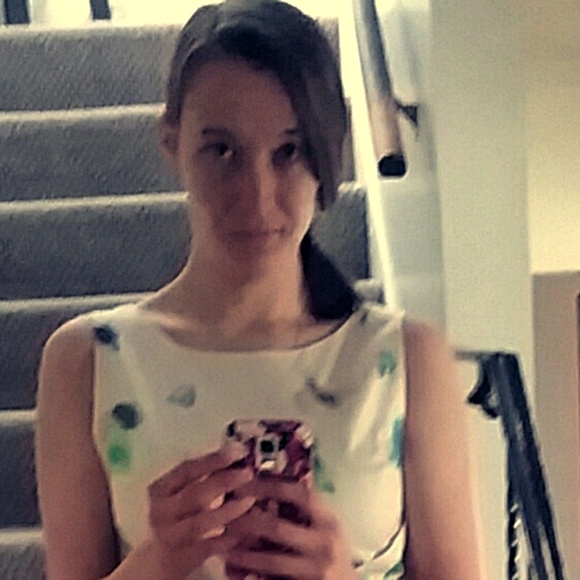 Meet your Posher, Alexandra - Picture 1 of 1