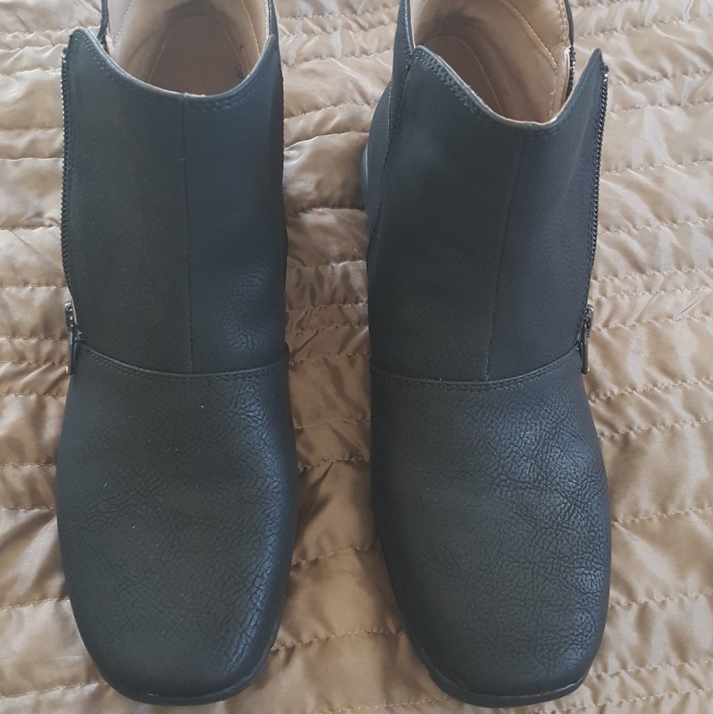 Easy Spirit Leather Boots
