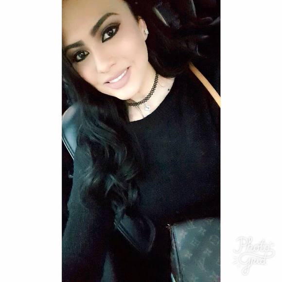 Meet your Posher, Roxanna - Picture 1 of 1