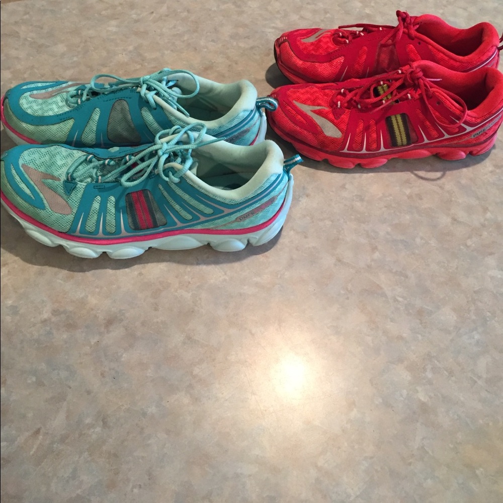 Used Brooke sneakers