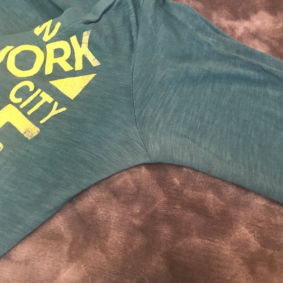 American Eagle 3/4 sleeve t-shirt - Picture 4 of 4