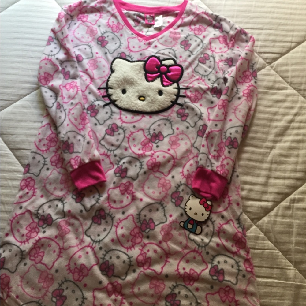 Hello Kitty sleepwear gown NWT