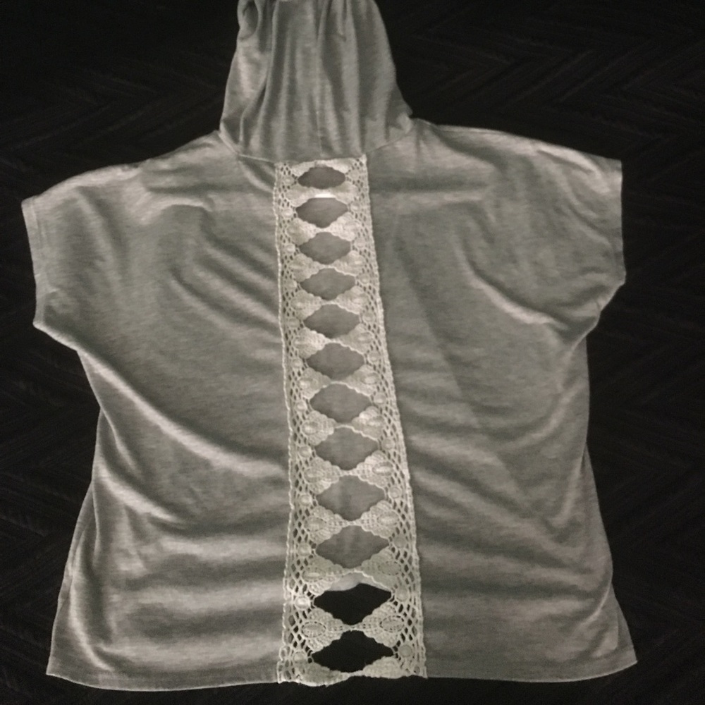 HiLo shirt with hood Size M