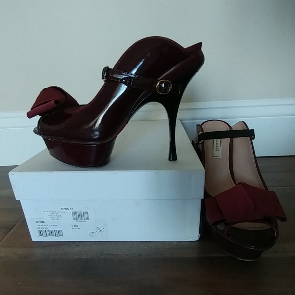 Nina Ricci Lie Dr Vin peep bow pump