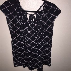 Cap sleeve top with bows