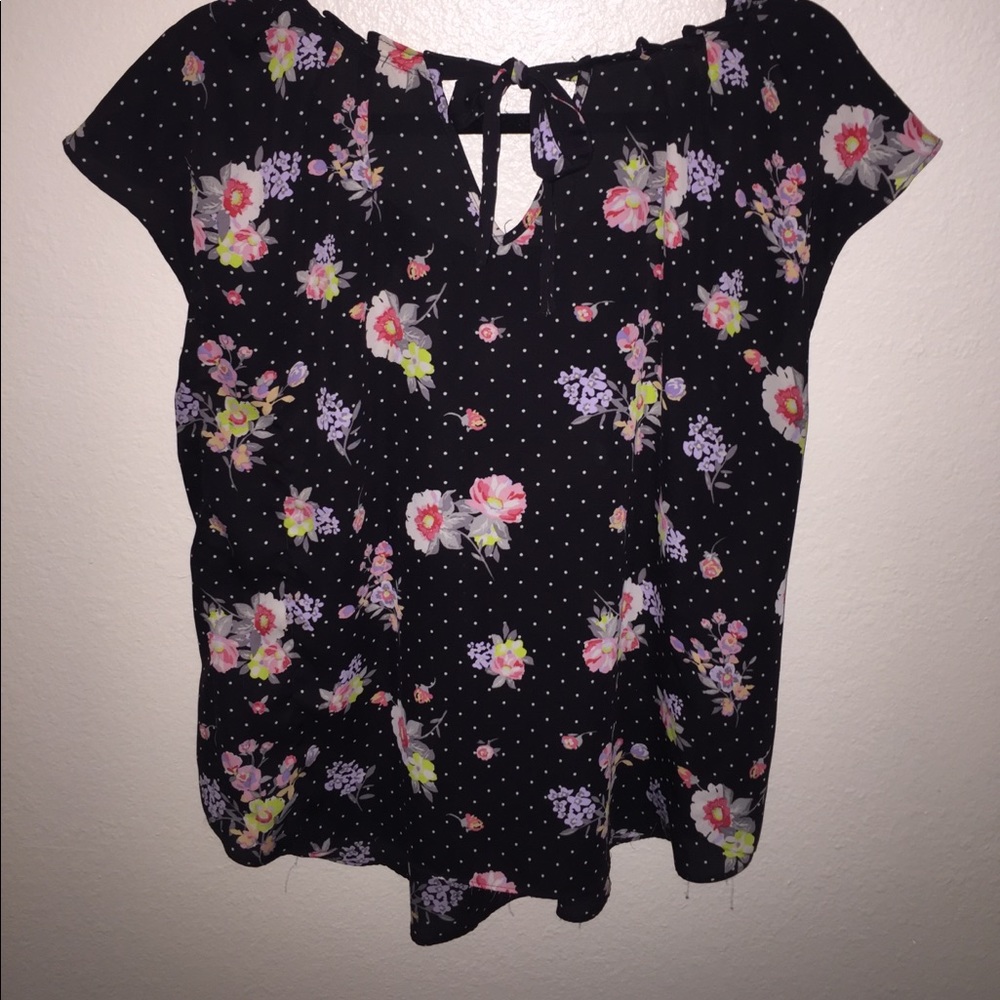 Cap sleeve top with polka dots and flowers