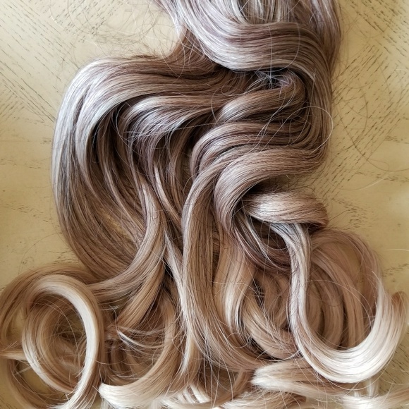 Ombre light Brown to Blonde Clip in Extension main image 7