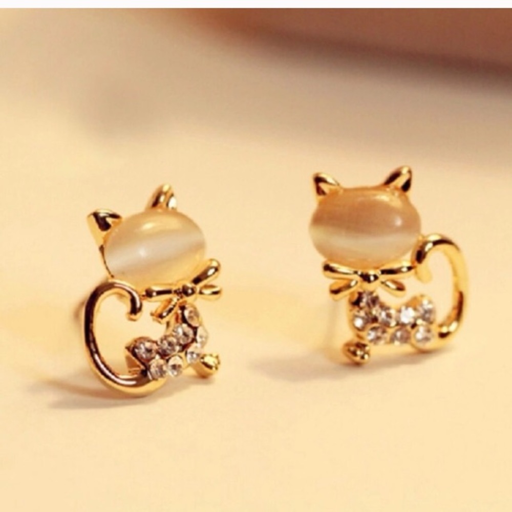 ❤️Blush Kitten Rhinestone Gold Dainty❤️