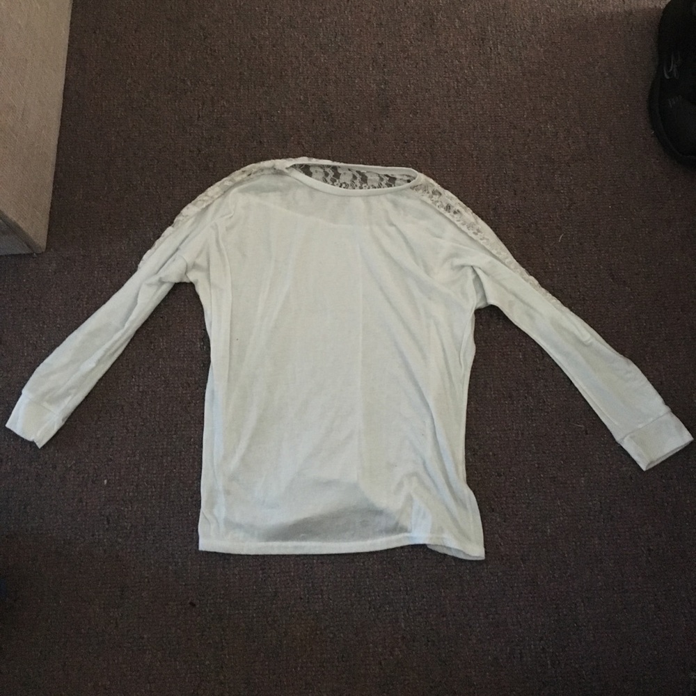 Long sleeved white shirt w lace