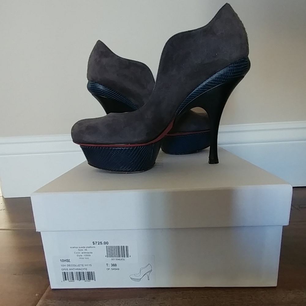 Nina Ricci Scallop suede platform