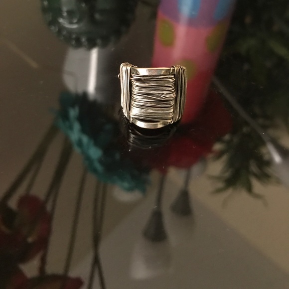 Wire ring - Picture 1 of 6