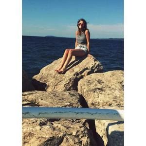 Meet your Posher, Tia