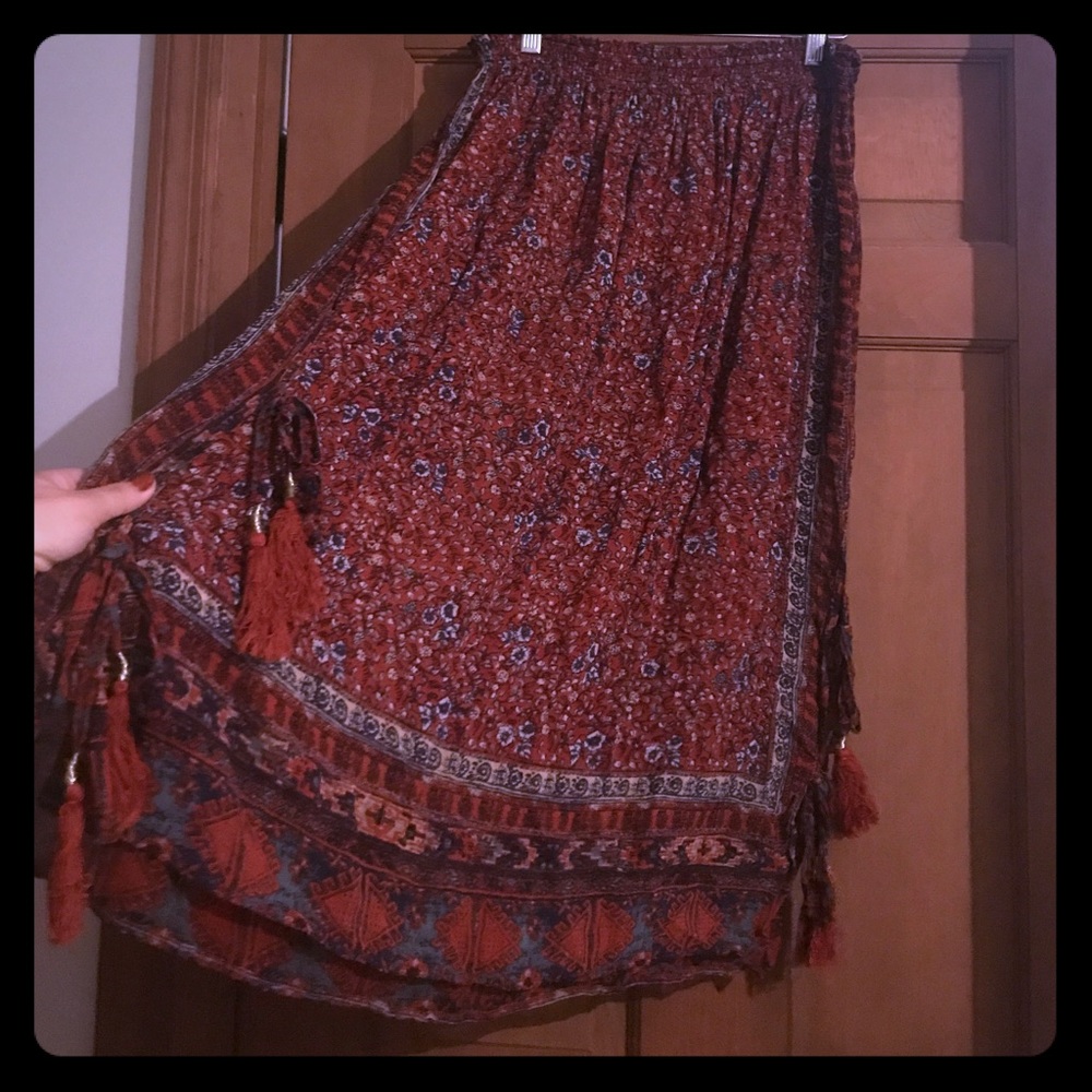 Lightweight bohemian maxi skirt w/ tassel ties