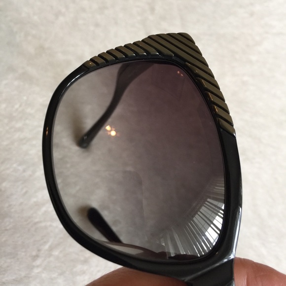 Chloe Black Frame Sunglasses Gray Gradient Lenses main image 8
