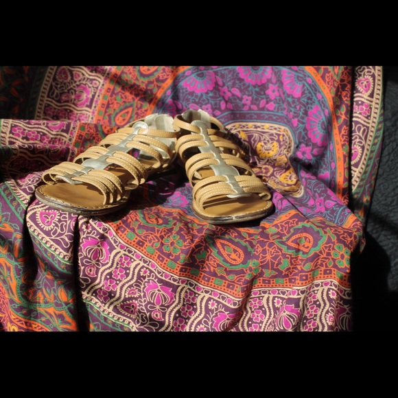 Women size 7 American Eagle Sandals. - Picture 1 of 4