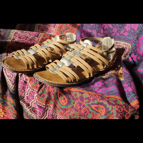 Women size 7 American Eagle Sandals. - Picture 2 of 4