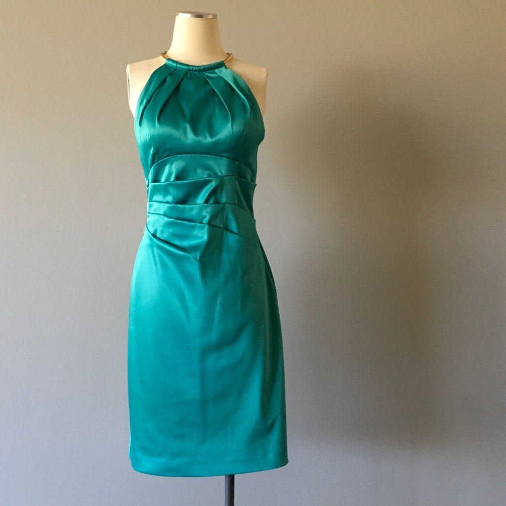 Stunning emerald green cocktail dress EUC!
