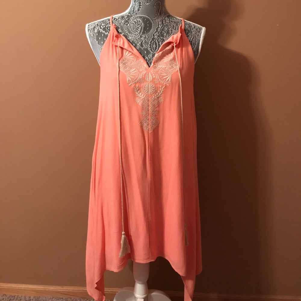 Coral Embroidered Shift Dress || Francesca’s