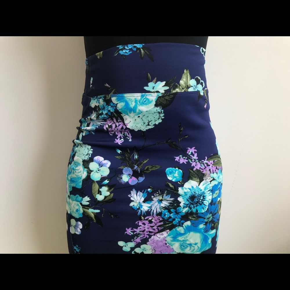 Floral skirt 🔴
