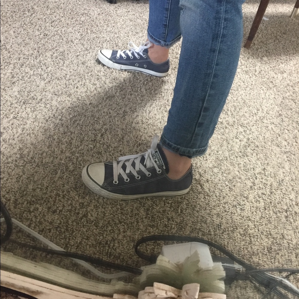 Youth size 2 converse fits women's 5