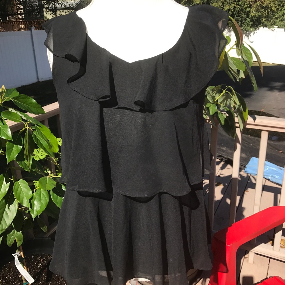 Black multi-ruffled top size M