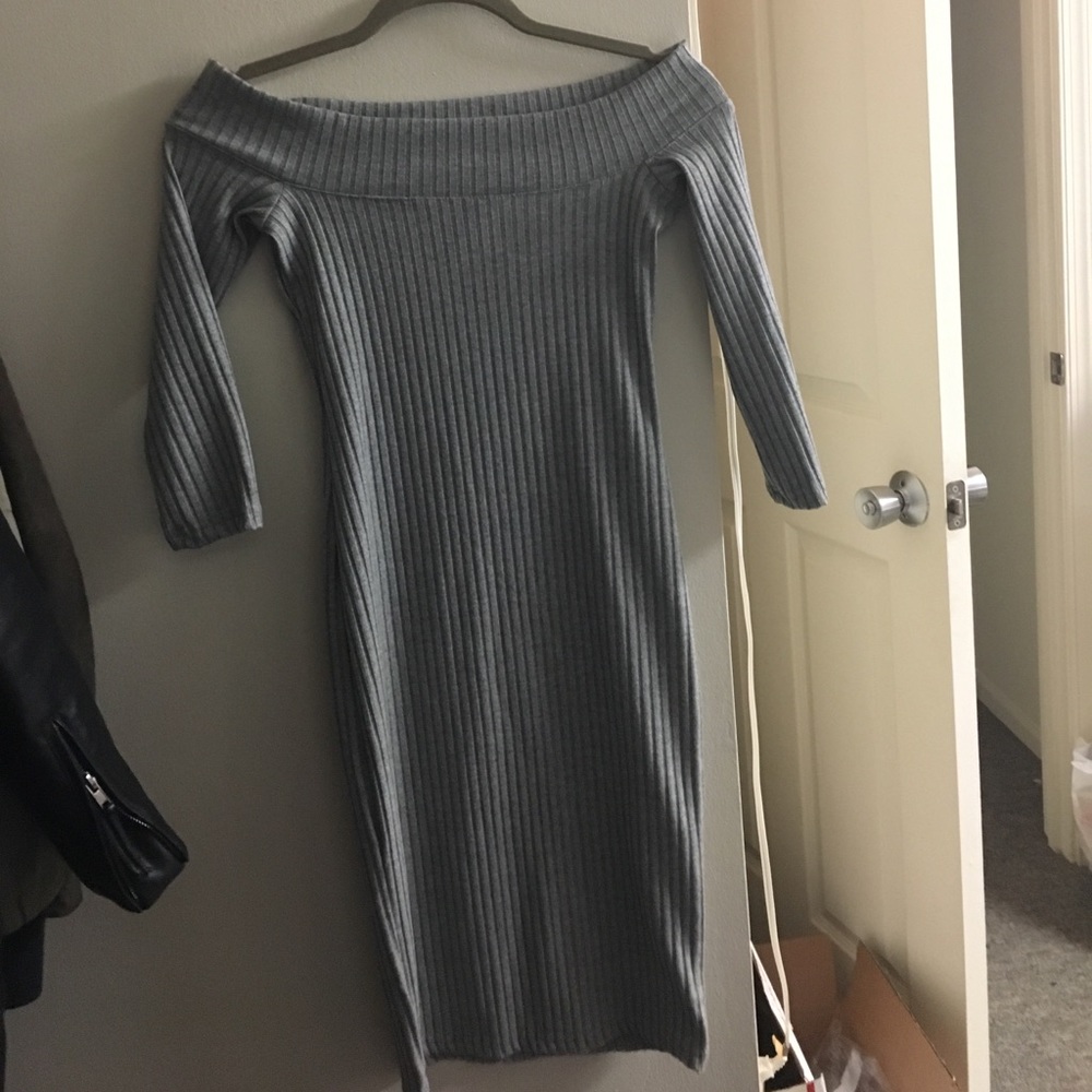 Off the shoulder Grey body con dress