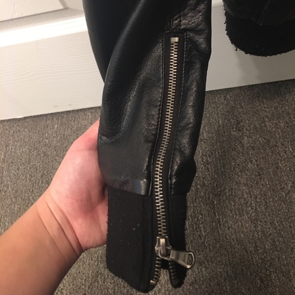 EUC Genuine Leather GUESS Jacket - Picture 6 of 7