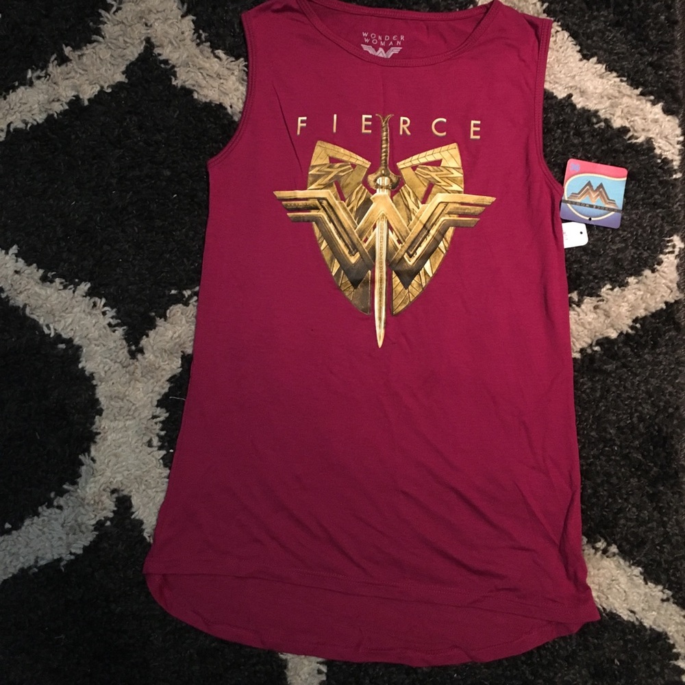 New With Tags small Burgundy Wonder Woman Tank