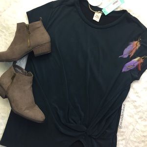 Stitch Fix Hummingbird side knot top