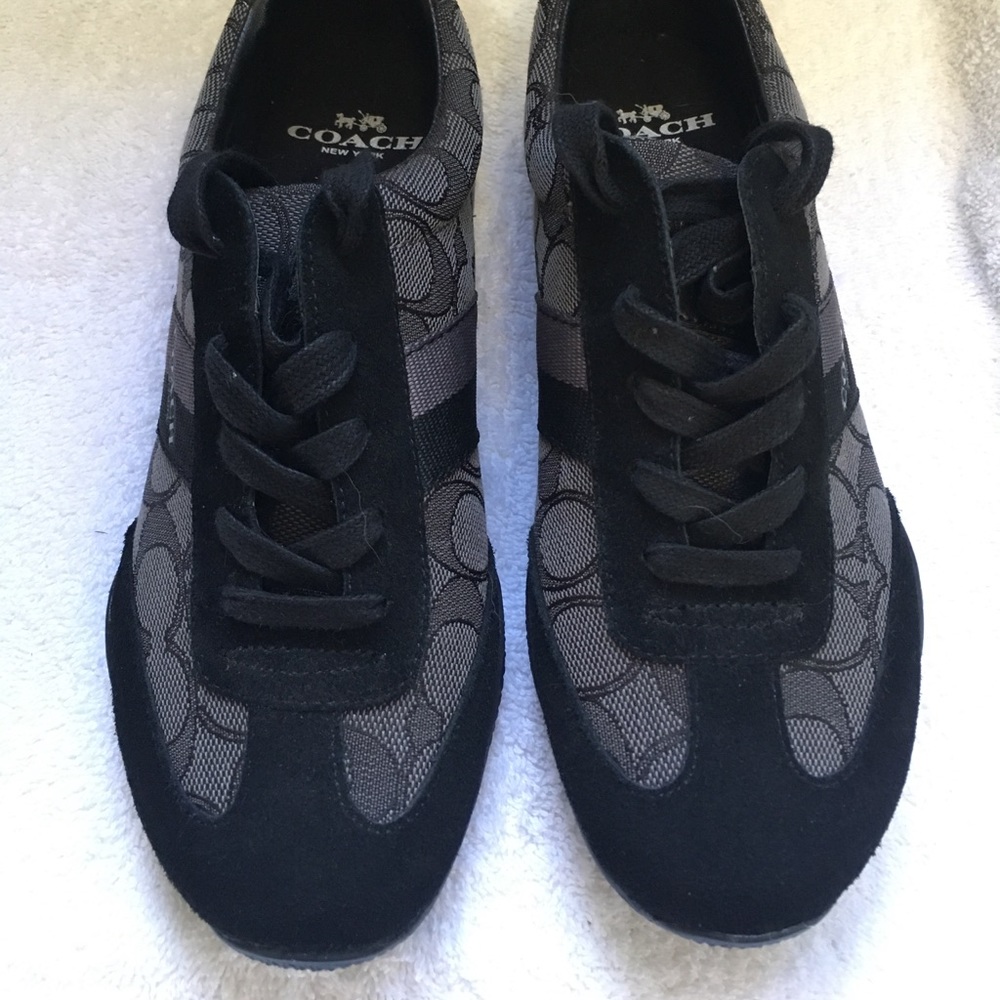 Coach Kelson lace up