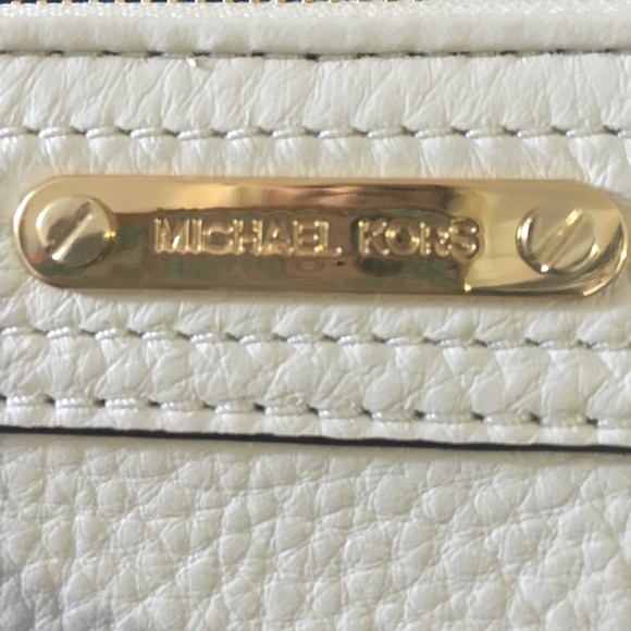 Michael Kors Wallet - Picture 2 of 4