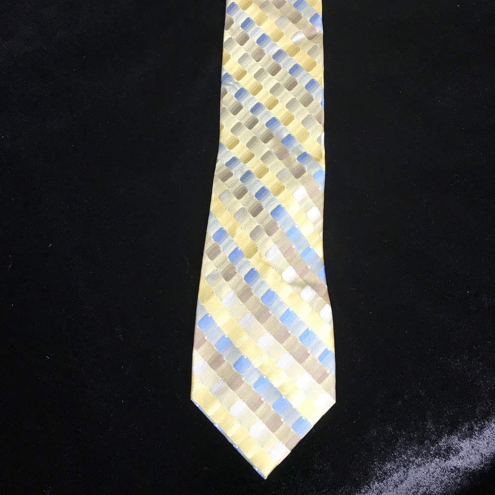 Yellow tie