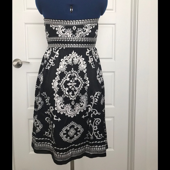 Silk White House Black Market Strapless Dress Sz 2 - Picture 3 of 3