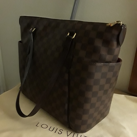 AUTHENTIC LOUIS VUITTON - Picture 2 of 4