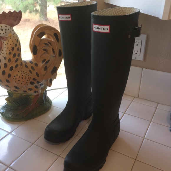Hunter rain boots brand new ......FIrm on price. - Picture 4 of 8