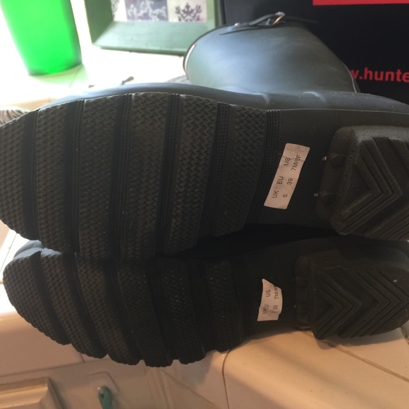 Hunter rain boots brand new ......FIrm on price. - Picture 7 of 8