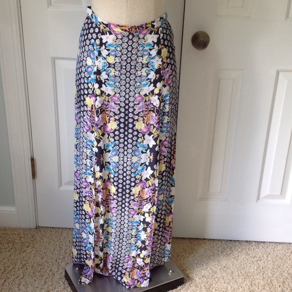 BOGO‼️Beautiful maxi skirt! - Picture 7 of 7