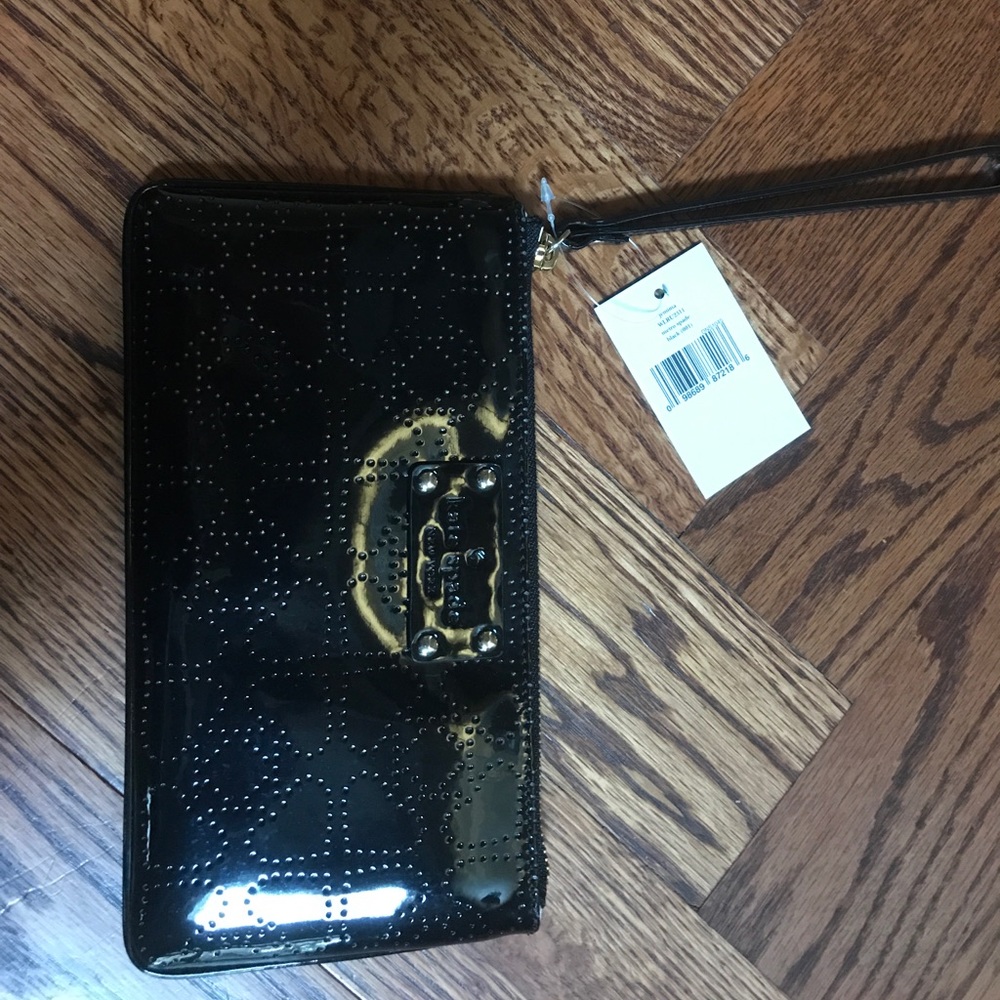 NWT Kate Spade patent wristlet